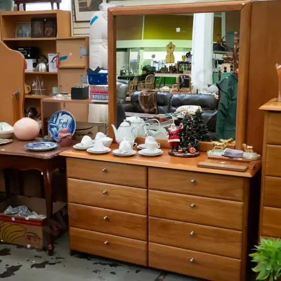 rimu 8 drawer mirror back dresser H-1800 W-1300 D-460