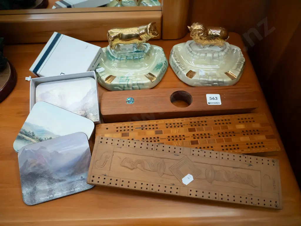 animal themed ashtrays - chips, NZ coasters, cribbage board etc Image 1++