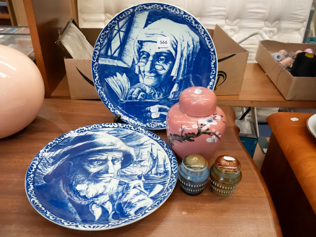 2x Belgium blue & white plates, ginger jar, IP salt & pepper Image 1++