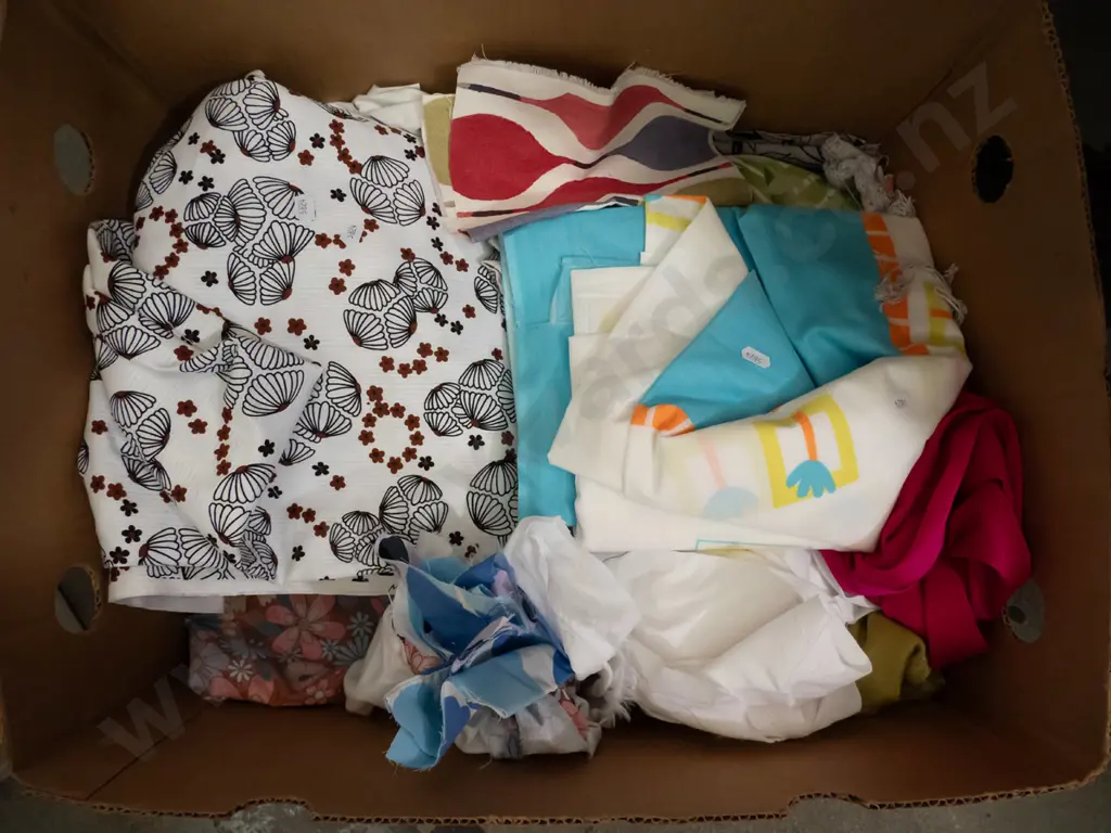 box of fabric pieces Image 1++