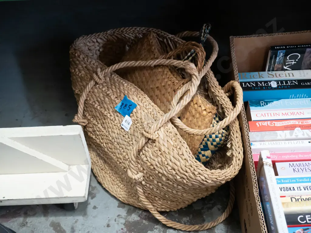 kete and seagrass baskets Image 1++