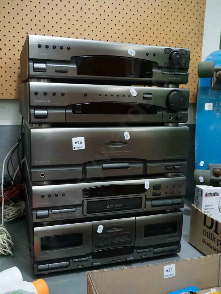 Pioneer stereo system -no turntable Image 1++