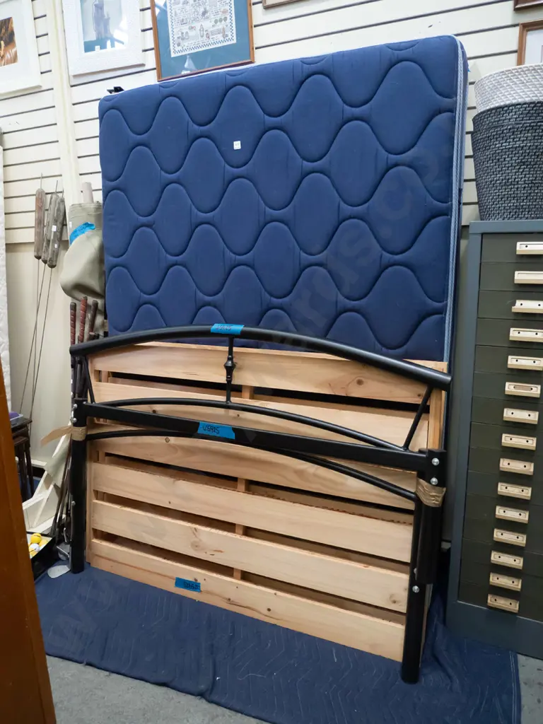 double slat bed base with metal headboard and mattress Image 1++