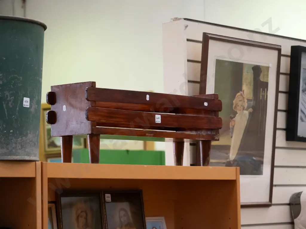 wooden jardiniere stand Image 1++
