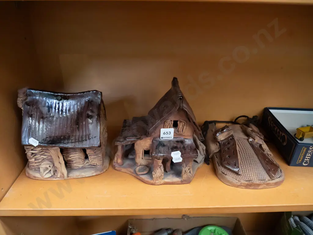 studio pottery cottages, wall pocket vase Image 1++