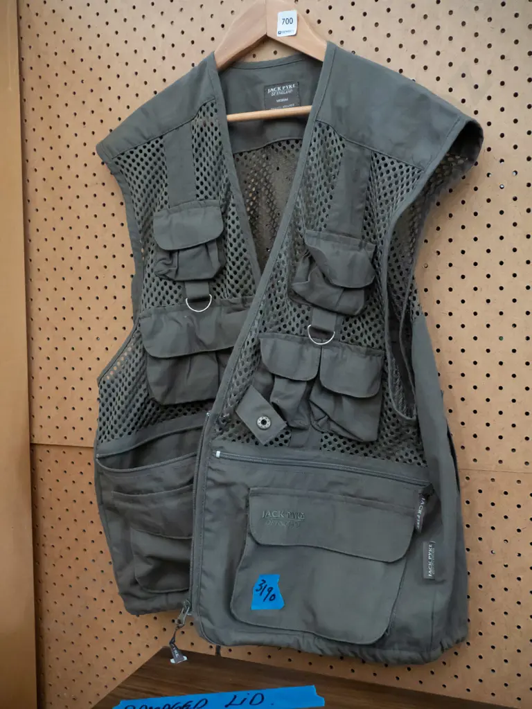 fishing vest Image 1++