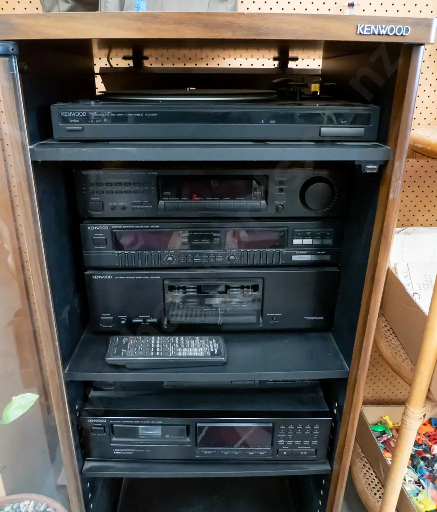 Kenwood stereo system; CD player, amplifiers, tuner, turntable - damage to cabinet Image 1++