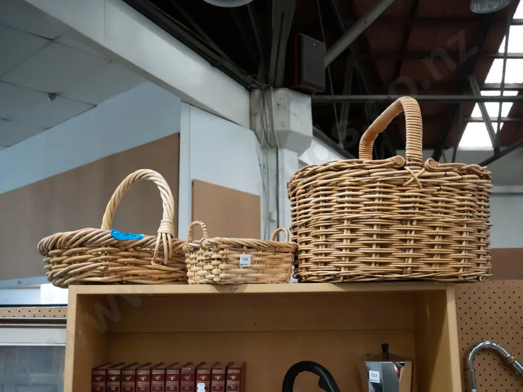 3x cane baskets Image 1++