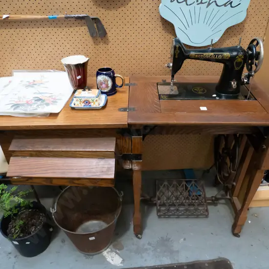 Rotoscillo treadle sewing machine