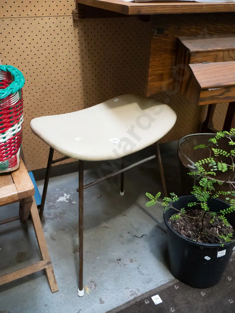 vinyl top stool Image 1++