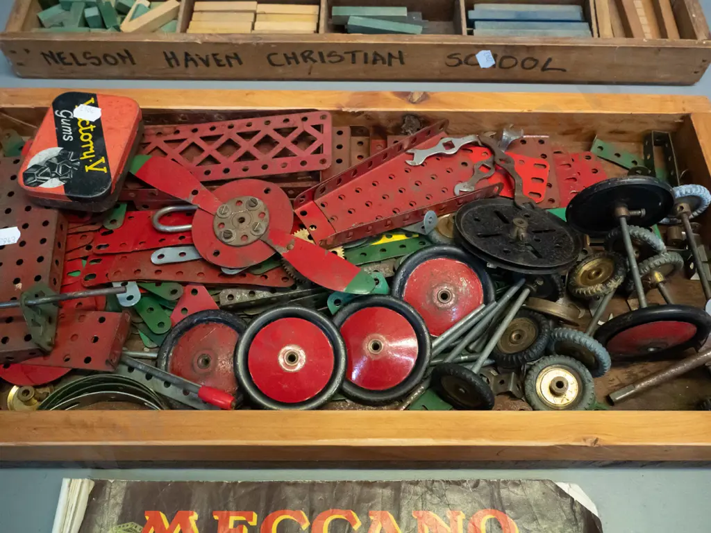 two vintage toy sets in timber trays - Meccano and coloured timber blocks with educational booklets. Meccano worn, some Image 1++