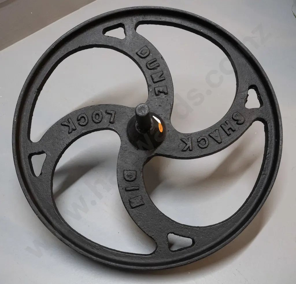 vintage Shacklock Dunedin cast iron wheelbarrow wheel D-400 Image 1++