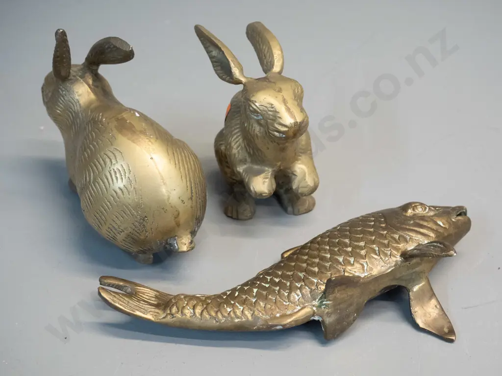 3 brass animal figures - a fish and 2 rabbits, taller is H-130 L-160 Image 1++