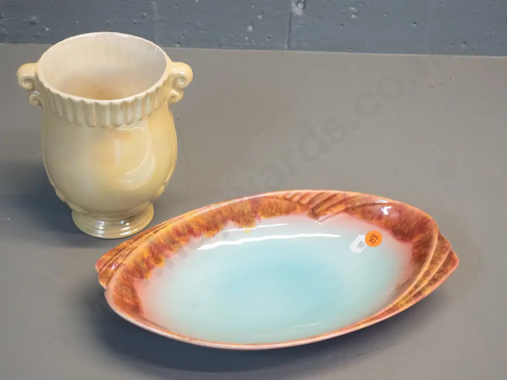 2 pieces English lustre china - Crown Ducal biscuit plate L-270 and Crown Devon vase H-150 Image 1++