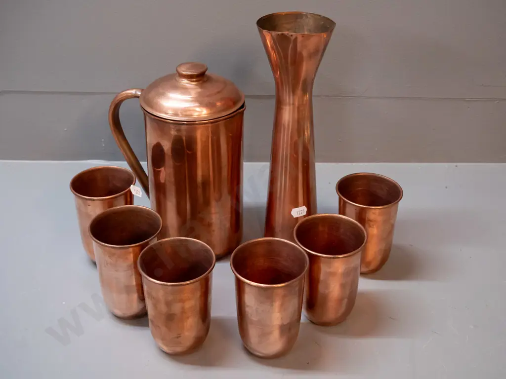 copper items - water set with jug and 6 cups and a vase H-270 Image 1++