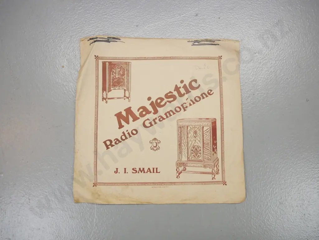 vintage Majestic electric radio-gramophone in walnut case, Grigsby Grunow Co. Chicago plaque, on Image 1++