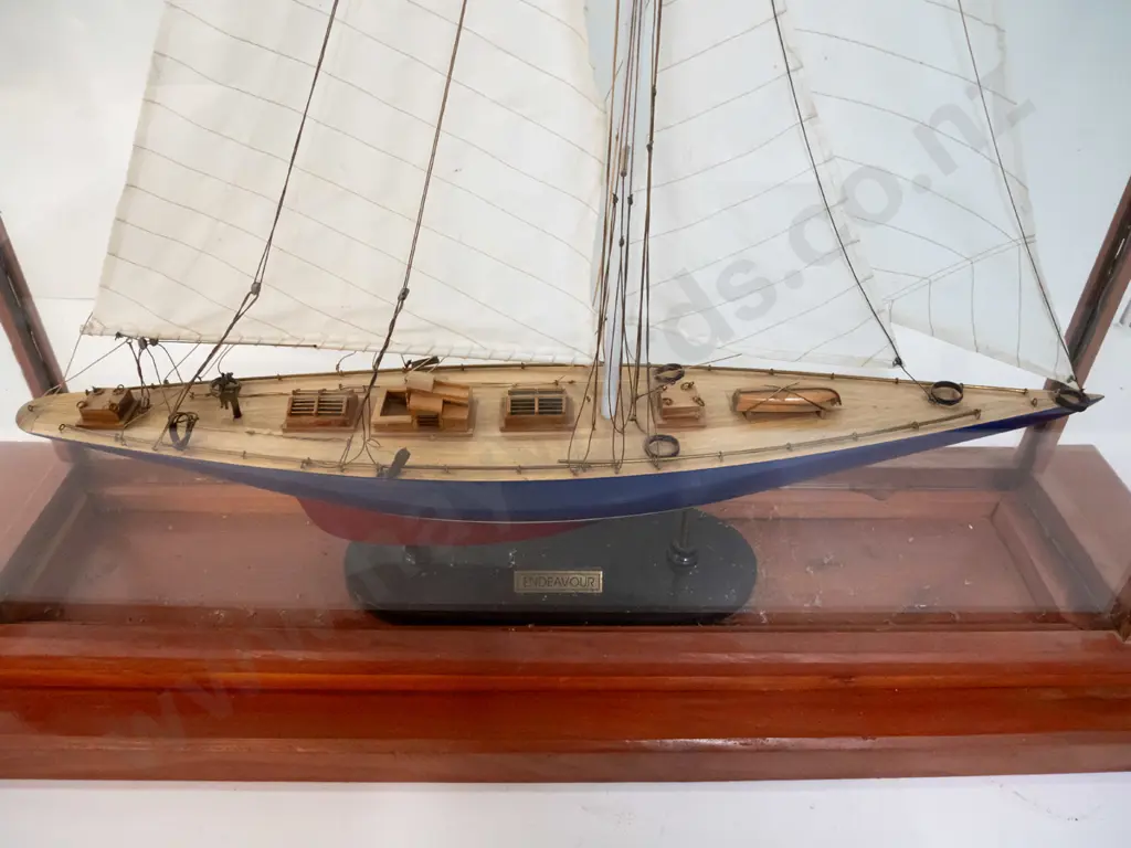 model sailing ship labelled Endeavour - approx H-830 to top of mast, display case in restorer's condition, some damage, Image 1++