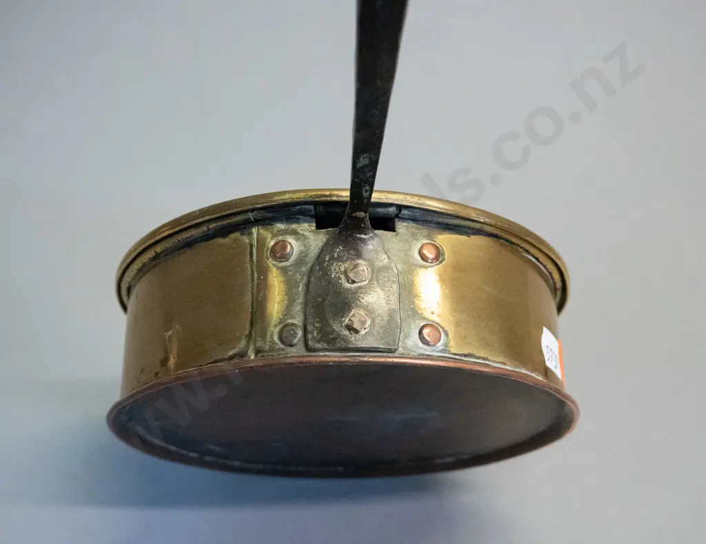 small brass bed warmer with wrought metal handle L-470 Pan Diameter D-140 Image 1++