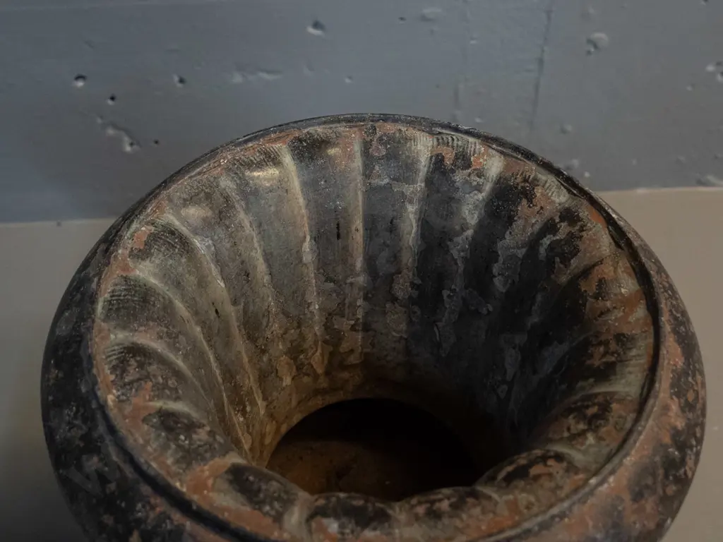 pair of cast iron planter urns with bronze colour finish, some rubbing / corrosion to surface H270 D190 Image 1++