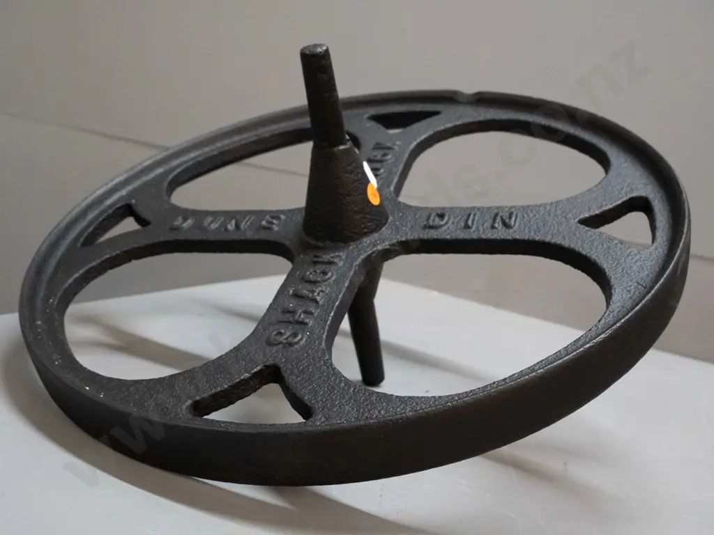 vintage Shacklock Dunedin cast iron wheelbarrow wheel D-400 Image 1++