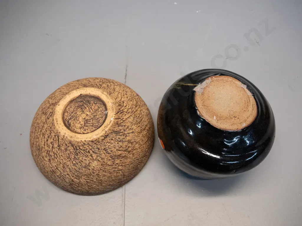 2 Lawrence Ewing studio pottery items - shino glaze bowl H-80 D-195 and a double lugged vase with chip to base H-130 Image 1++