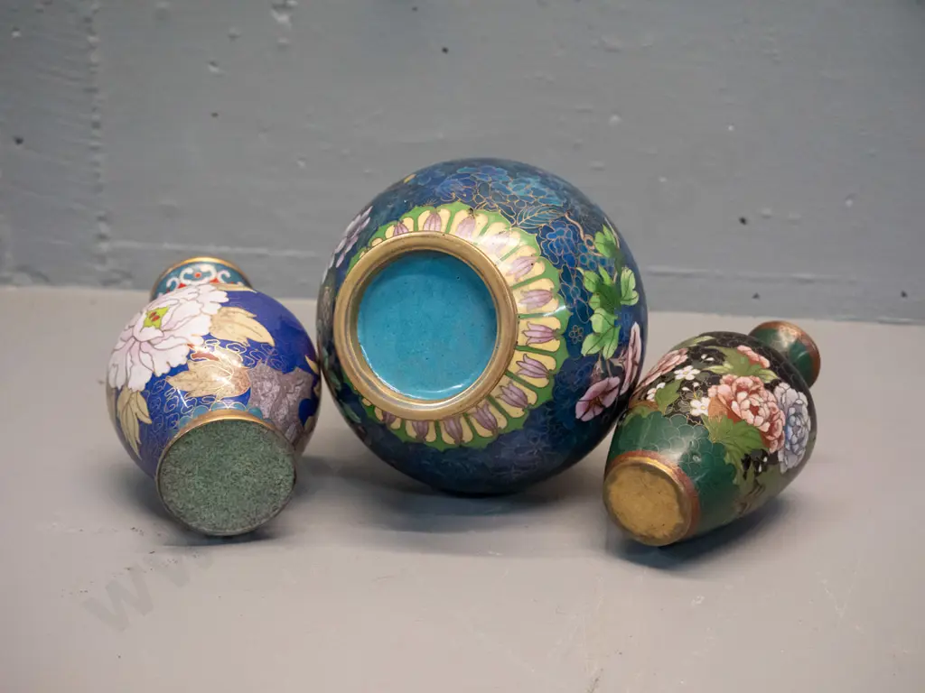 3 asian cloisonne vases - tallest is H-180 D-125 Image 1++