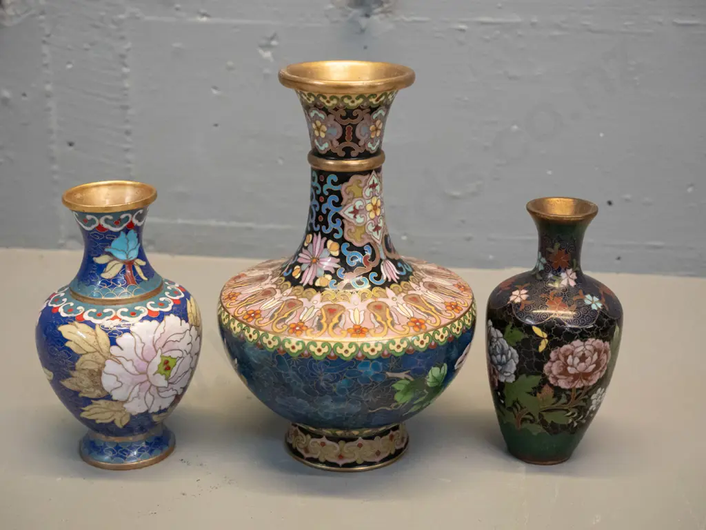 3 asian cloisonne vases - tallest is H-180 D-125 Image 1++