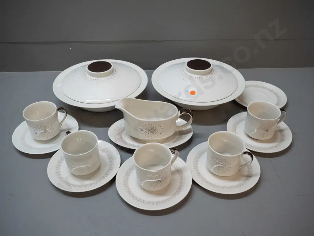 retro Royal Doulton "Morning Star" pattern dinnerware - 2 lidded vegetable dishes, sauce boat, 5 cups & saucers, 1 spare Image 1++