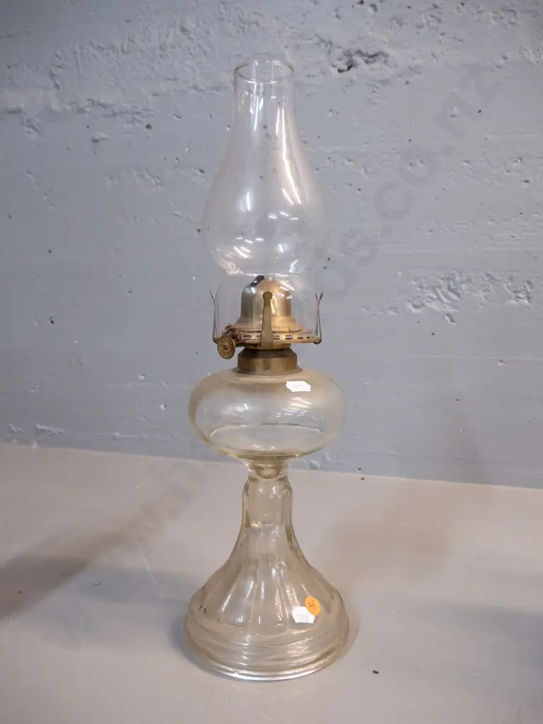 vintage clear glass kerosene lamp with chimney H-440 Image 1++