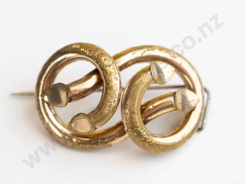 5 asstd costume brooches Image 1++