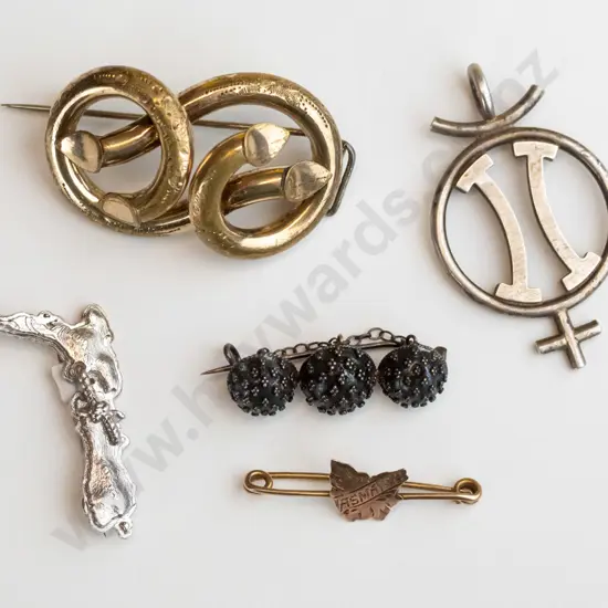 5 asstd costume brooches