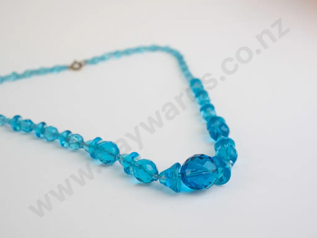 costume blue beaded necklace Image 1++