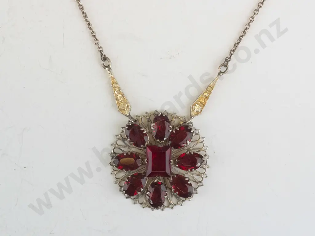 costume necklace Image 1++