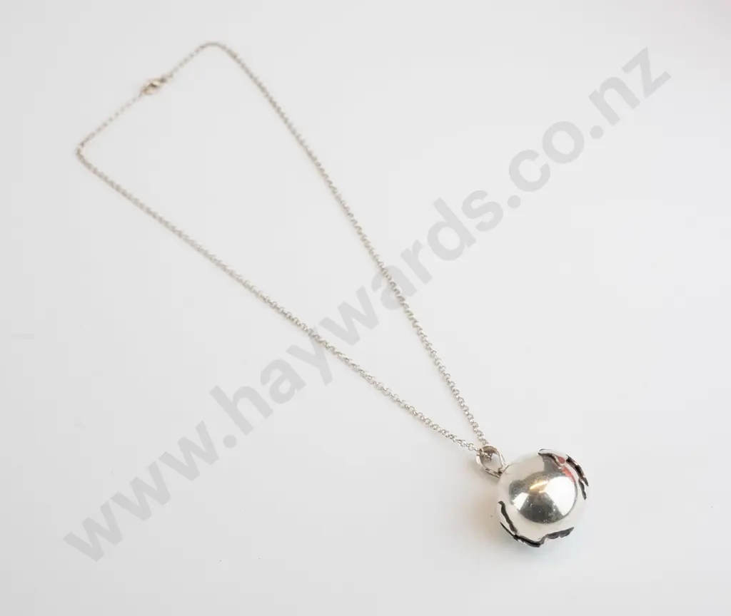 silver globe necklace stamped 925 Image 1++