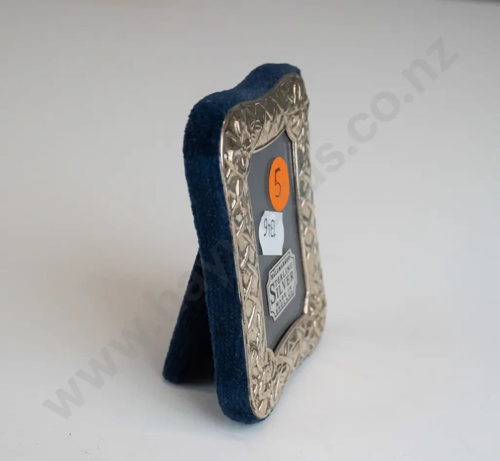 small silver picture frame Image 1++