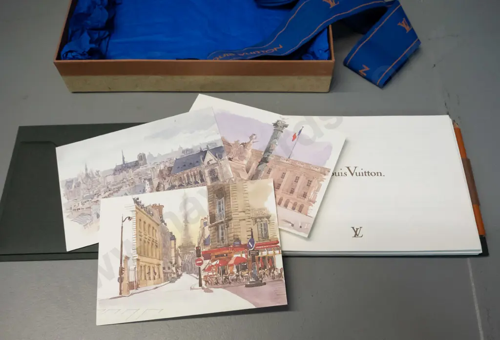 Louis Vuitton Carnet de Voyages Paris souvenir sketch book with 3 postcards and pencil fitted in booklet, with Louis Image 1++