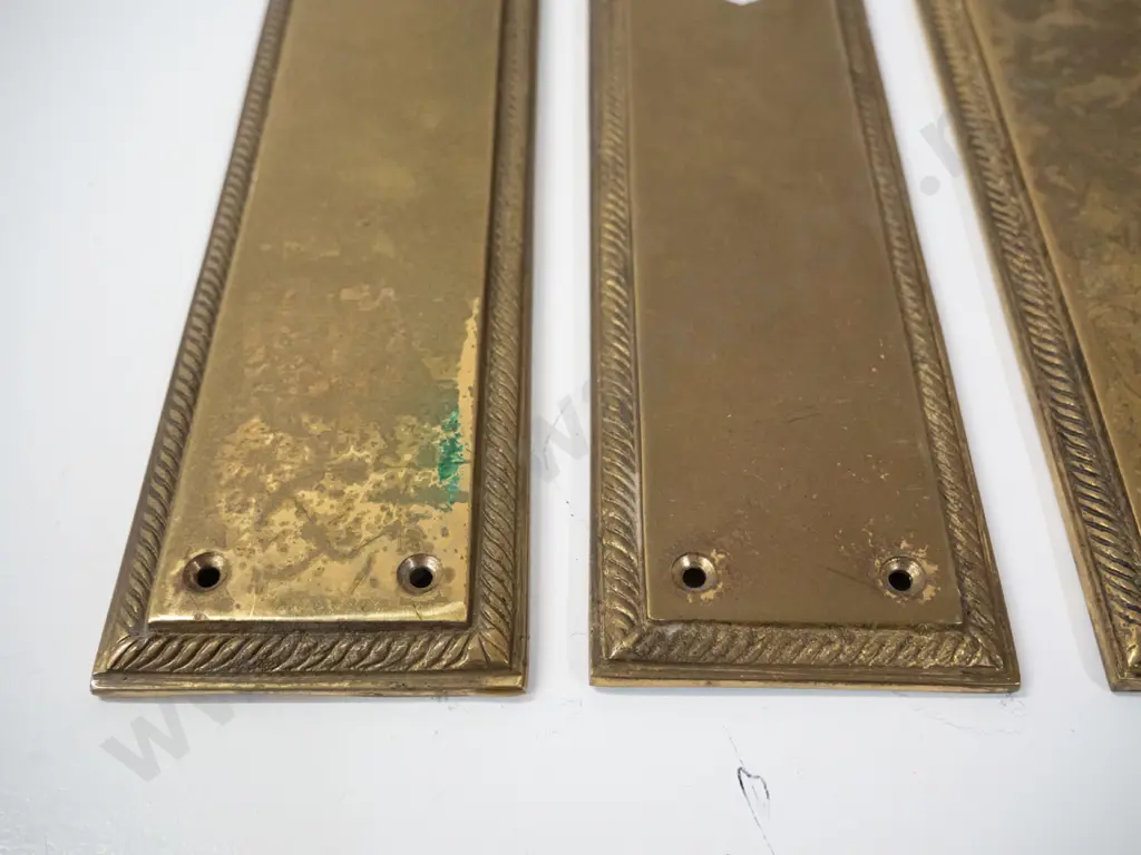 4 brass door push plates - each H-300 W-60 - some discolouration / light scratching Image 1++