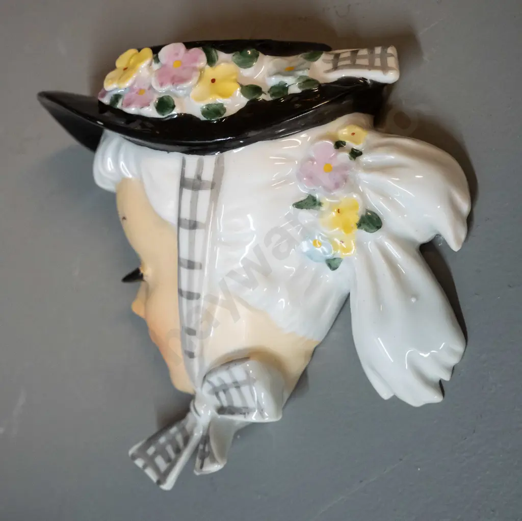 2 wall hanging china items - retro pocket vase and a deco style woman's head marked FX on back H-180 W-150 Image 1++