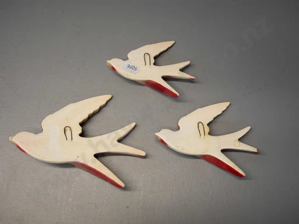 set of 3 small flying swallow wall ornaments, no maker's marks. Largest is H-90 L-120 Image 1++