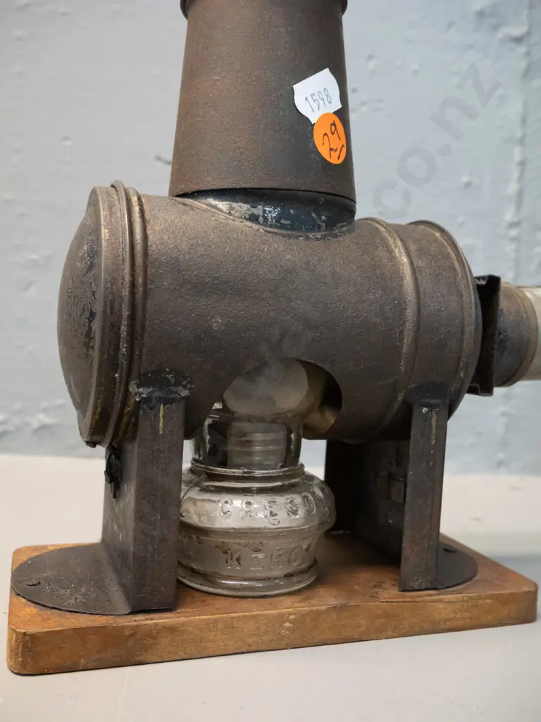vintage small lantern projector with assorted small lantern slides, fitted with kerosene lantern & chimney - age wear Image 1++