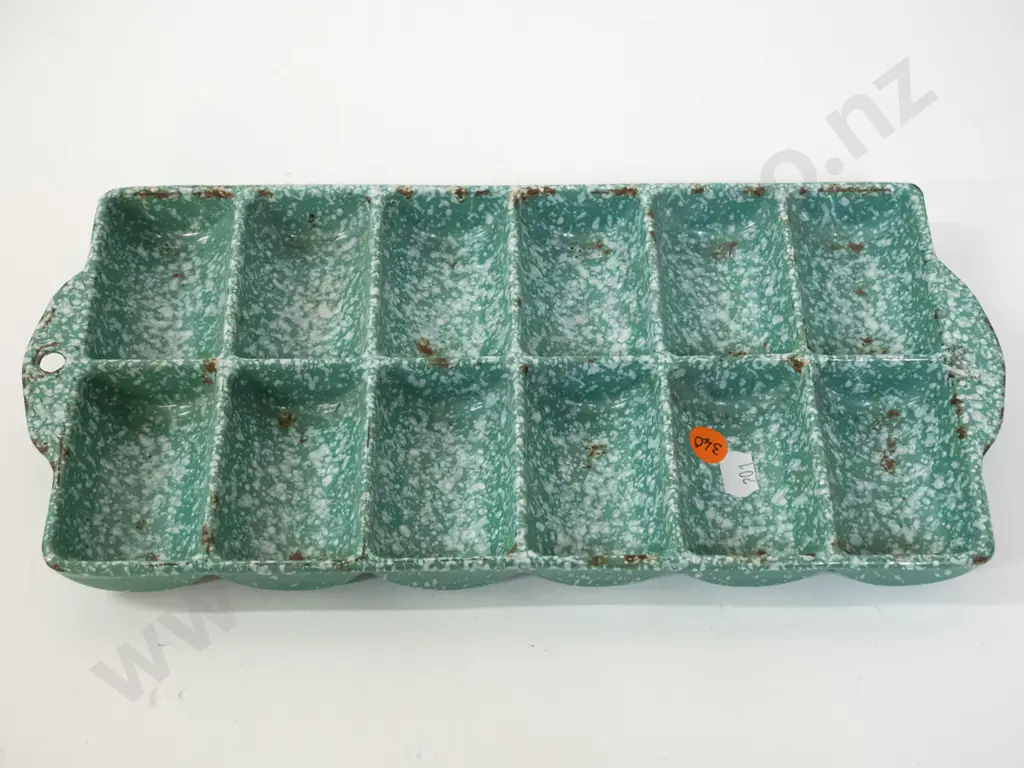 cast iron green speckled enamel gem iron - marked Champion. Some chips to enamel L-290 W-155 Image 1++
