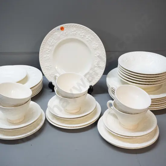 Wedgwood "Wellesley" dinner set - 6 place, extra saucer 8 dinners but 2 are chipped