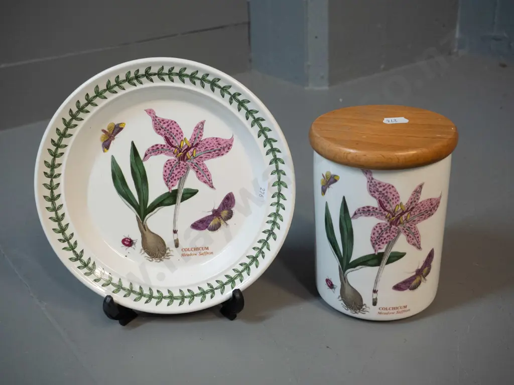 2 pieces of Portmeirion Botanical Garden - small dish and lidded canister with timber lid H-140 D-100 Image 1++
