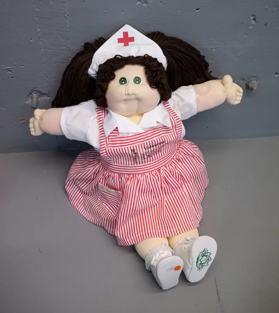 1980s Cabbage Patch kids doll with apron marked "Volunteer - Baby & General Hospital" H540 Image 1++