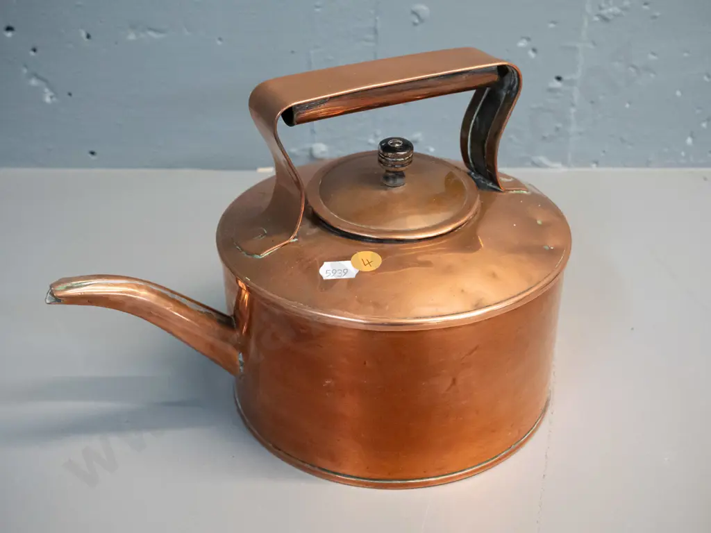 copper kettle H-200 L-270 - some small dents Image 1++