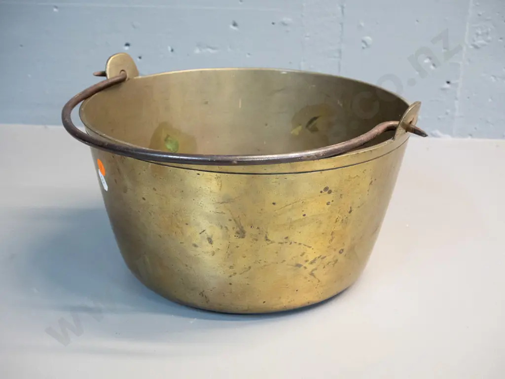 heavy brass jam pan with cast iron handle H-150 D-280 Image 1++