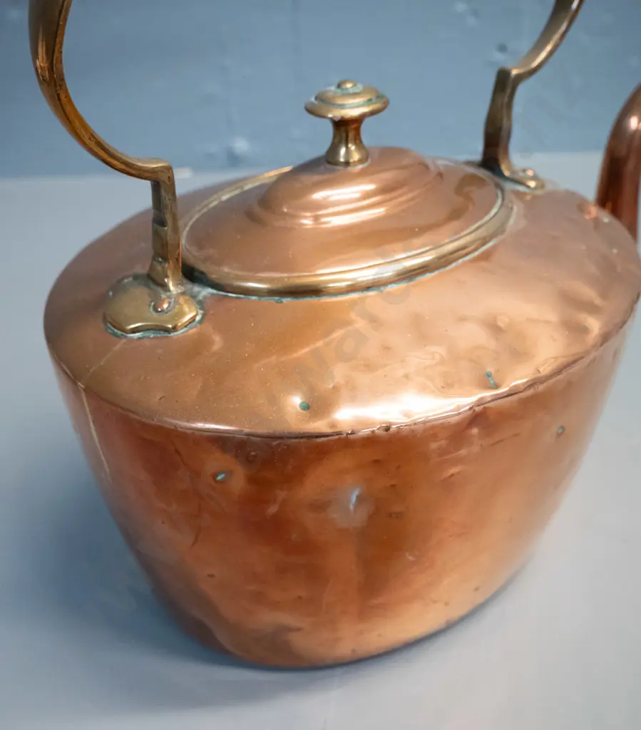 copper kettle with brass knob and handle - some small dents H-270 L-300 Image 1++