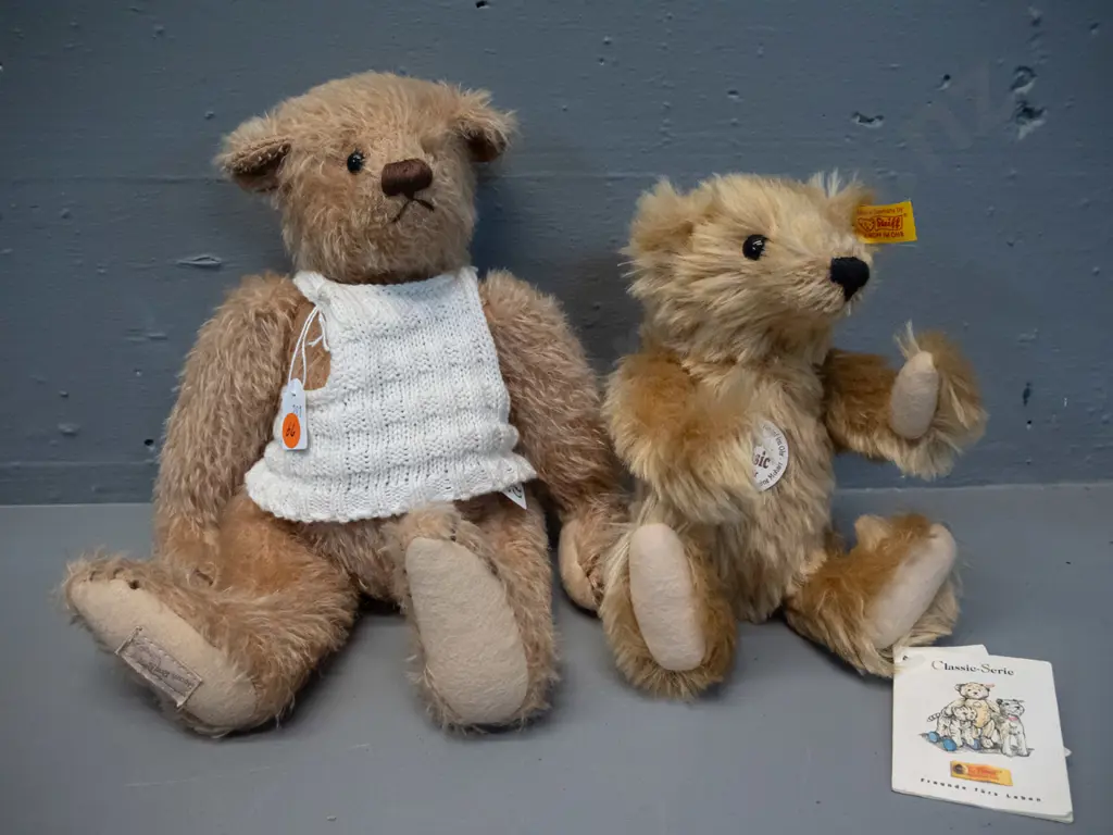2 teddy bears - small Steiff classic teddy with a squeaker and a Deans Leontine Craane design in knitted jumper H-290 Image 1++