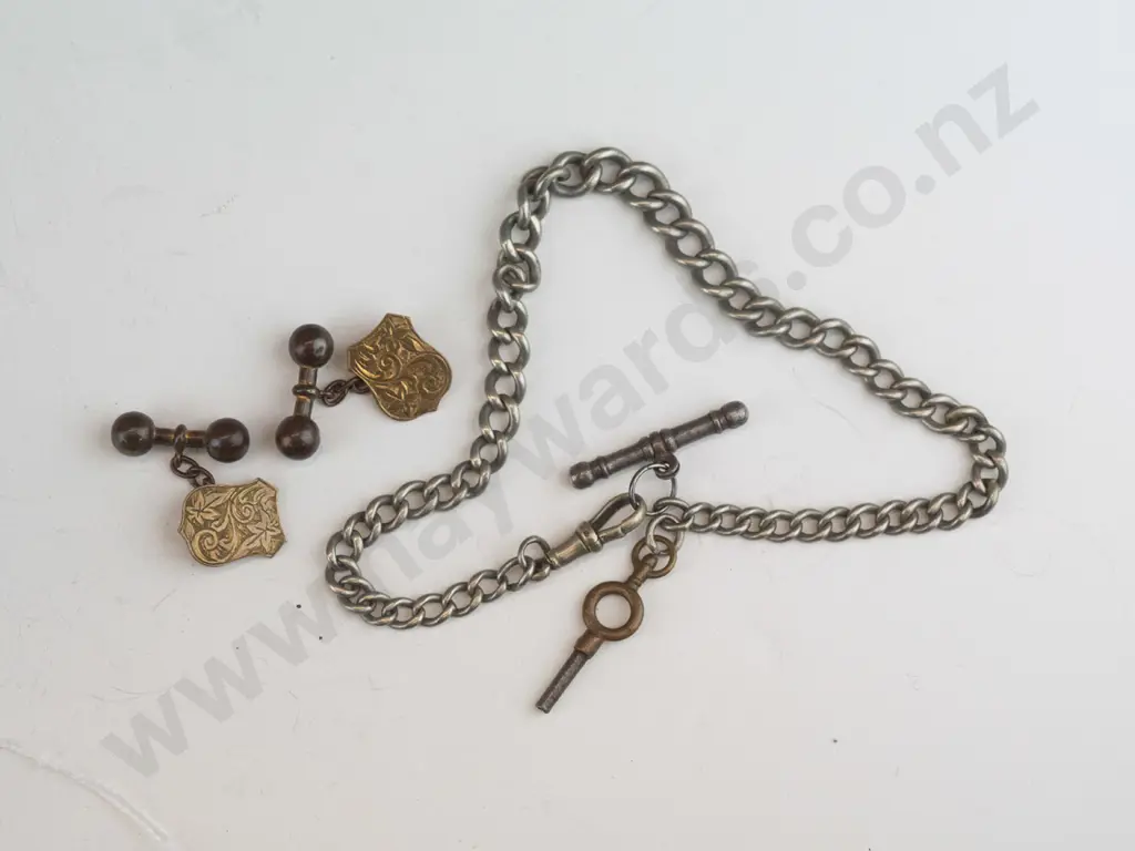 fob chain & key no mark & pair of gilt cufflinks Image 1++