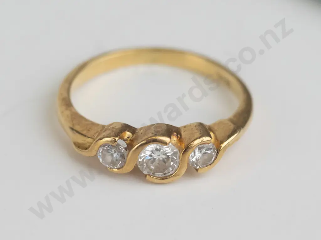 3 diamond ring 18ct yellow gold with semi rub tube coronets 1/2 round band w round brilliants 10 cts each Image 1++